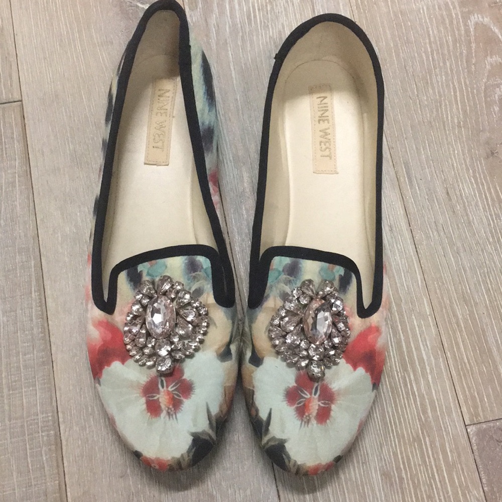 Broach loafers